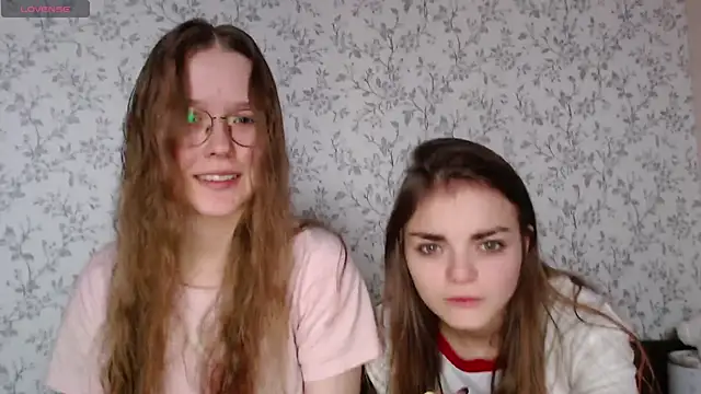 Snapshot of MandyMils chatting on November 1, 8:16 am MandyMils online show from November 1, 8:16 am