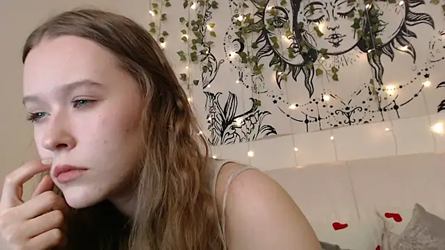 Snapshot of MandyMils chatting on November 8, 3:23 pm MandyMils online show from November 8, 3:23 pm