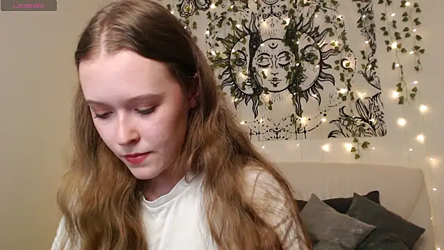 Snapshot of MandyMils chatting on November 14, 5:55 pm MandyMils online show from November 14, 5:55 pm