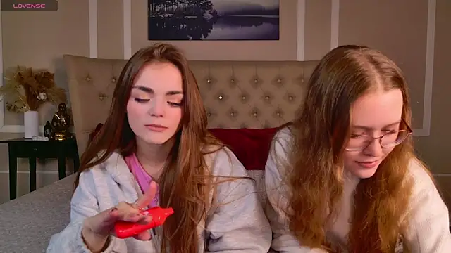 Snapshot of MandyMils chatting on November 15, 2:24 pm MandyMils online show from November 15, 2:24 pm