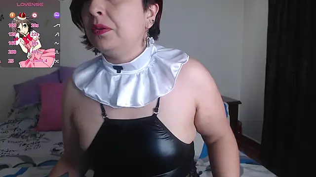 evangeline lover online show from October 24, 12:12 pm