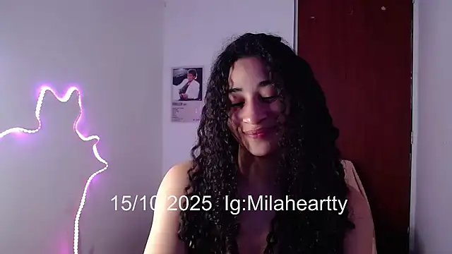 Snapshot of heartty_Milah chatting on October 15, 9:26 pm heartty Milah online show from October 15, 9:26 pm