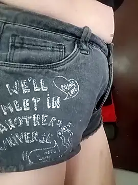 Snapshot of tany90 chatting on October 8, 7:33 pm tany90 online show from October 8, 7:33 pm