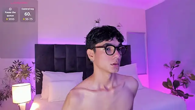 Phillicious   online show from November 16, 9:53 pm