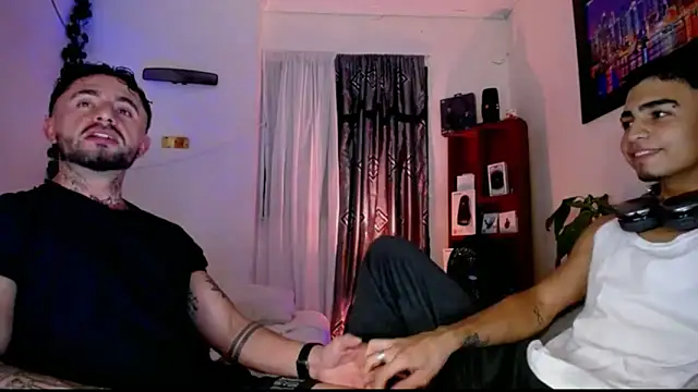 Snapshot of Edwardjonnes chatting on February 7, 2:04 am Edwardjonnes online show from February 7, 2:04 am