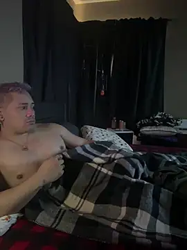 GirThyDock online show from January 11, 8:25 pm