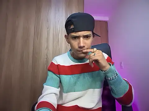 Snapshot of Toy_boy777 chatting on March 2, 5:30 am Toy boy777 online show from March 2, 5:30 am