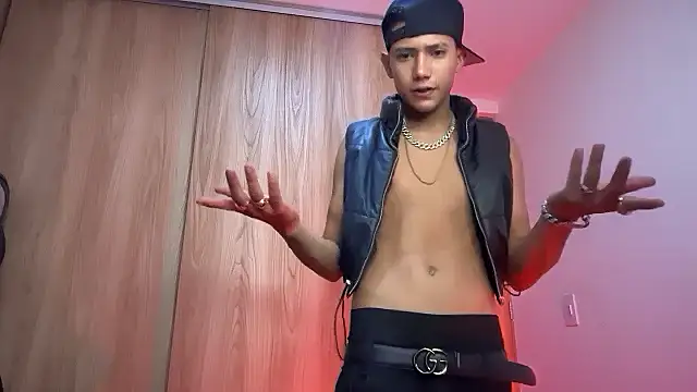 Snapshot of Toy_boy777 chatting on March 2, 7:15 am Toy boy777 online show from March 2, 7:15 am