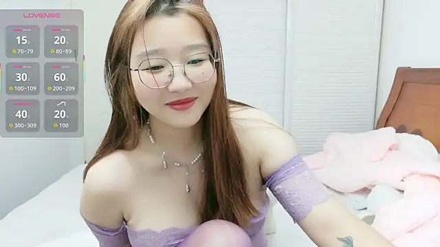 Snapshot of sisi-maiden chatting on September 17, 8:27 am sisi-maiden online show from September 17, 8:27 am