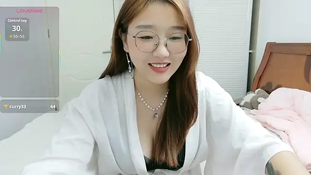 Snapshot of sisi-maiden chatting on October 7, 1:08 pm sisi-maiden online show from October 7, 1:08 pm