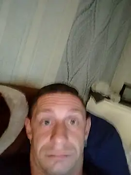 Snapshot of Dawidwi493_ chatting on October 2, 1:23 am Dawidwi493 online show from October 2, 1:23 am