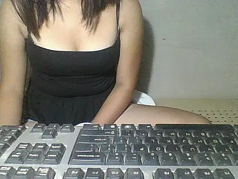 Skinny PinayGirljust18 online show from April 18, 8:20 pm