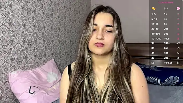 MaydaFarran online show from October 3, 9:23 pm
