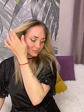 Snapshot of Affectionate_lady chatting on October 4, 10:52 pm Affectionate lady online show from October 4, 10:52 pm