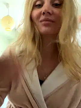 Snapshot of Affectionate_lady chatting on October 9, 8:12 am Affectionate lady online show from October 9, 8:12 am