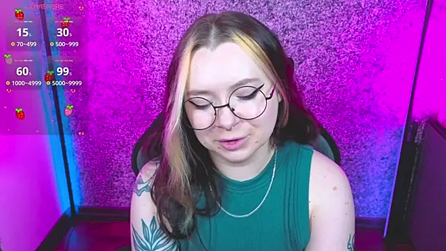 Snapshot of SadPotato_ chatting on September 16, 10:16 am SadPotato  online show from September 16, 10:16 am