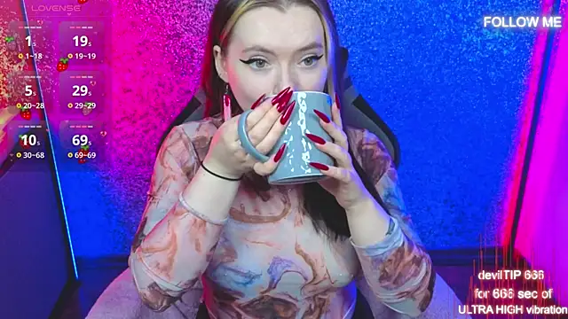 Snapshot of SadPotato_ chatting on October 9, 12:03 pm SadPotato  online show from October 9, 12:03 pm