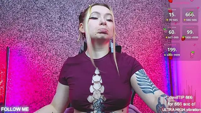 Snapshot of SadPotato_ chatting on October 16, 12:06 pm SadPotato  online show from October 16, 12:06 pm