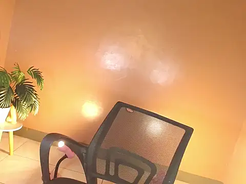 seductivehugecumontopx online show from November 12, 10:04 am