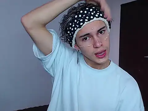 john vichenso online show from October 28, 10:01 pm