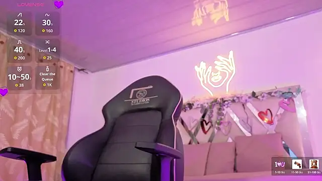 ZURY TAY online show from February 10, 11:36 am