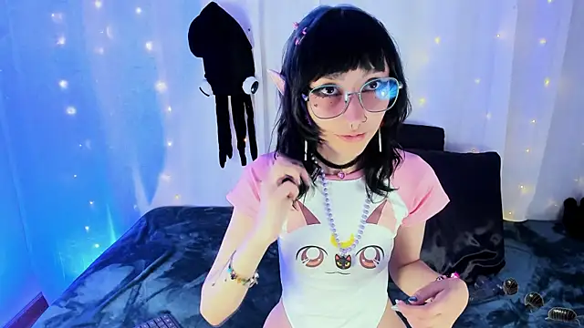 Snapshot of HoshiMiuu chatting on September 20, 7:37 pm HoshiMiuu online show from September 20, 7:37 pm
