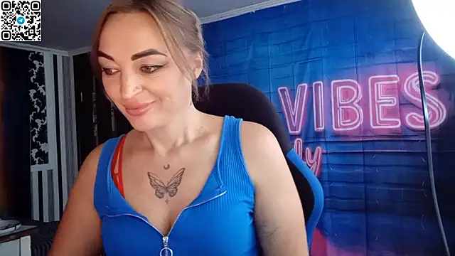Snapshot of Blonde_Temptation chatting on September 20, 11:55 am Blonde Temptation online show from September 20, 11:55 am