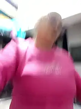 Snapshot of Lady_16 chatting on January 18, 11:52 pm Lady 16 online show from January 18, 11:52 pm