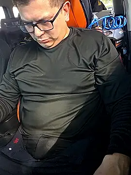 Snapshot of lucho8690 chatting on January 10, 7:15 pm lucho8690 online show from January 10, 7:15 pm