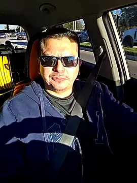 Snapshot of lucho8690 chatting on February 24, 10:19 pm lucho8690 online show from February 24, 10:19 pm