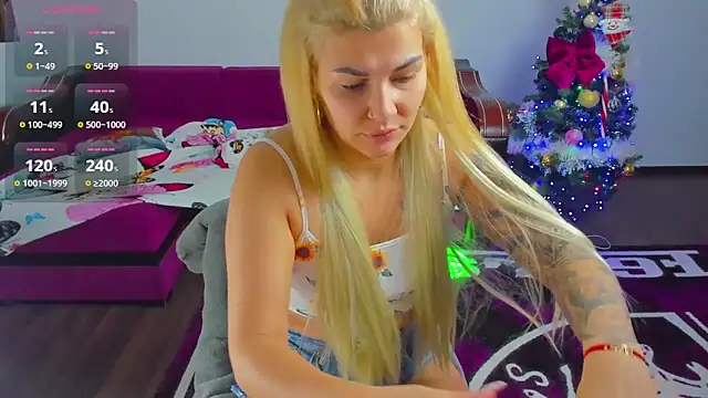 MiaKiittyy online show from December 4, 1:48 am