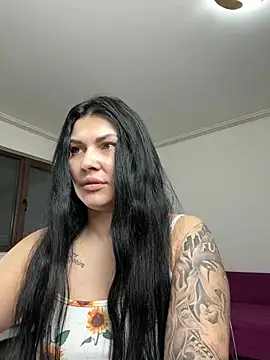 Snapshot of MiaKiittyy chatting on January 14, 5:40 pm MiaKiittyy online show from January 14, 5:40 pm