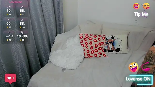 Snapshot of MiaKiittyy chatting on February 11, 10:37 pm MiaKiittyy online show from February 11, 10:37 pm