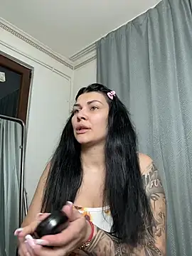 Snapshot of MiaKiittyy chatting on February 23, 11:02 pm MiaKiittyy online show from February 23, 11:02 pm