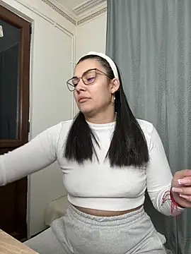 Snapshot of MiaKiittyy chatting on February 28, 10:55 pm MiaKiittyy online show from February 28, 10:55 pm