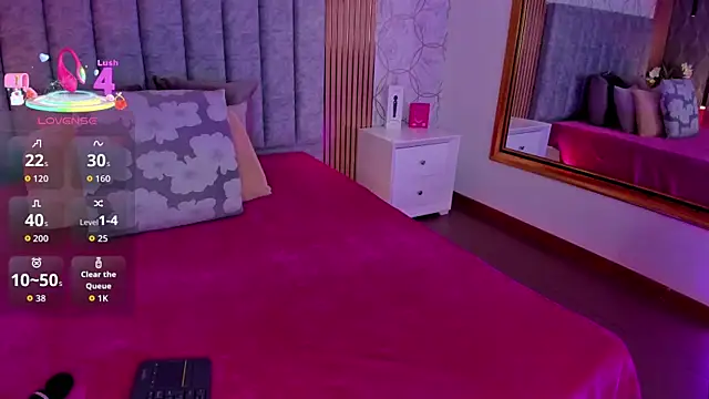 Snapshot of sarahyessica chatting on January 6, 7:39 pm sarahyessica online show from January 6, 7:39 pm