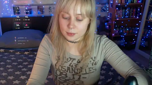 s1lvercherub online show from May 16, 8:18 pm