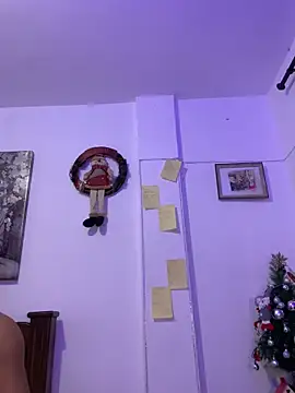 Snapshot of DeimonOficial chatting on December 18, 3:45 am DeimonOficial online show from December 18, 3:45 am