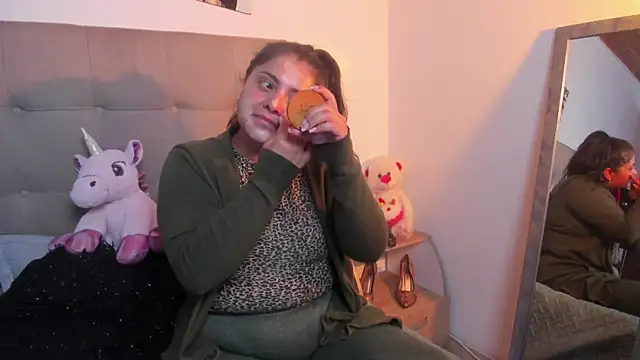 TifanyAmazinng online show from November 12, 12:49 pm