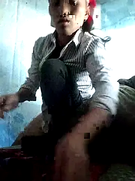 Snapshot of PhamPm70 chatting on November 27, 5:42 am PhamPm70 online show from November 27, 5:42 am