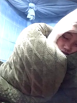 Snapshot of PhamPm70 chatting on December 16, 10:59 pm PhamPm70 online show from December 16, 10:59 pm