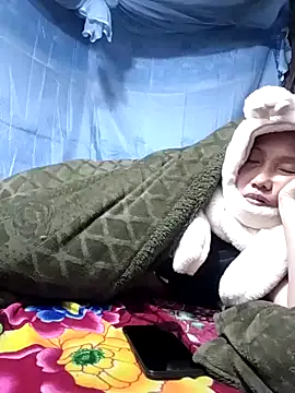 Snapshot of PhamPm70 chatting on December 18, 1:06 pm PhamPm70 online show from December 18, 1:06 pm