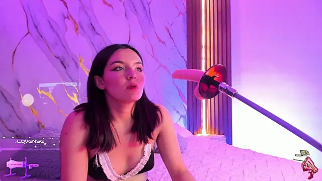 Snapshot of alicecute77 chatting on October 23, 2:22 am alicecute77 online show from October 23, 2:22 am