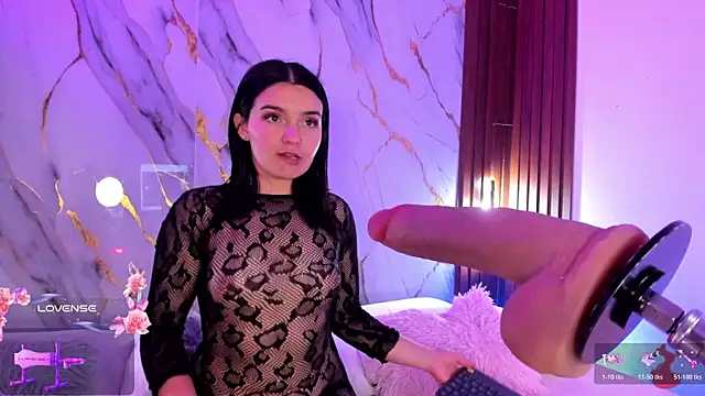 alicecute77 online show from April 15, 7:58 pm