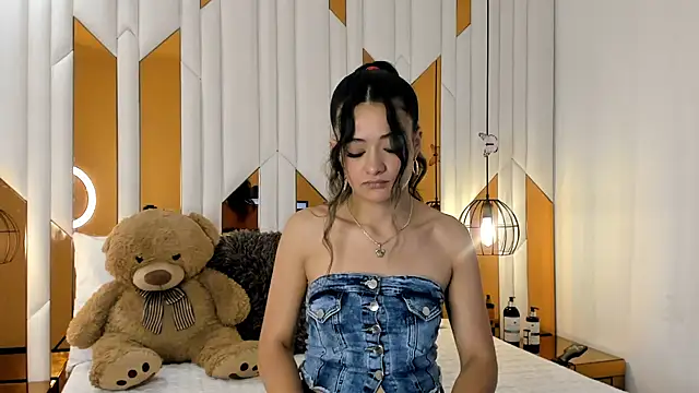 ValeriaPrado online show from December 2, 8:15 pm