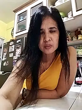 Prettysweetmum online show from March 26, 2:06 am