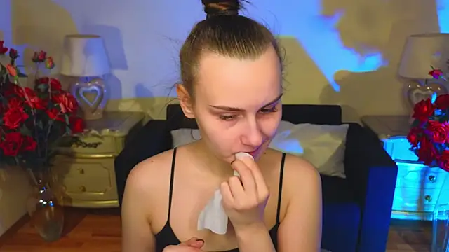 Kelly Cartier online show from November 30, 11:58 am