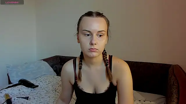 Snapshot of Kelly_Cartier chatting on June 15, 2:41 pm Kelly Cartier online show from June 15, 2:41 pm