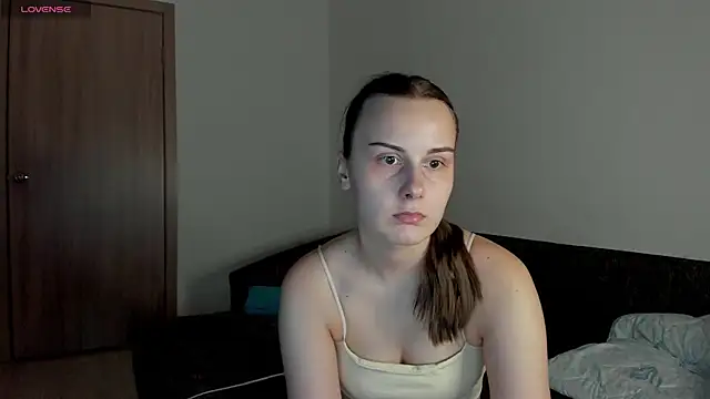 Snapshot of Kelly_Cartier chatting on June 28, 7:53 pm Kelly Cartier online show from June 28, 7:53 pm