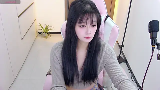 Snapshot of Fioriy66 chatting on November 14, 10:03 am Fioriy66 online show from November 14, 10:03 am